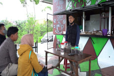 Karena Teras Kopi di...