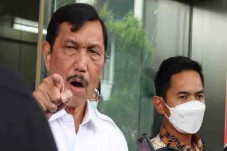 Geram Soal Kabur dari...