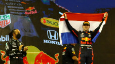 Mercedes Protes Hasil...
