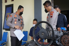 Sakit Hati Mau Cerai...