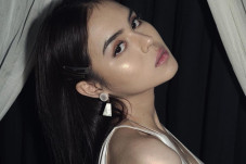 Laura Anna Tuntut Gaga...