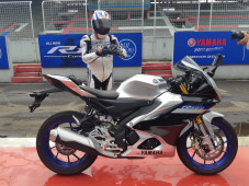 Jajal All New R15 Connected...
