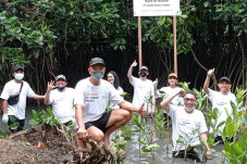 Dukung Nol Emisi Karbon,...