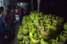 Simpan 450 Tabung Gas...