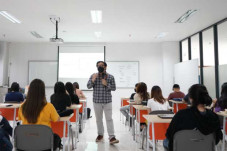 Mahasiswa UC Makassar...