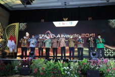 OJK Gelar Rakornas Tim...