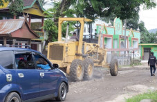 Perbaikan Jalan Poros...