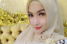 Pernikahan Roro Fitria...