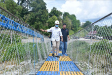 Pembangunan Rampung,...