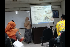 Dosen Universitas Esa...