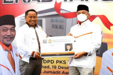 Narji Masuk PKS, Pengamat:...