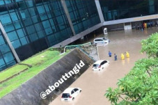 Terendam Banjir, Pelayanan...
