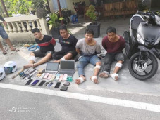 Bobol Minimarket dan...