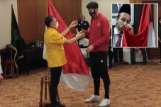 Elkan Baggott Diperebutkan...