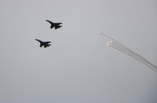 Menegangkan, Sukhoi...
