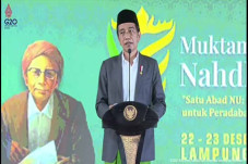 Di Hadapan Kiai NU,...
