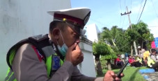 Puluhan Anggota Polisi...