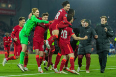 Hasil Piala Liga Inggris:...