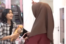 Tolak Tas Dior dari...
