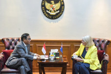 Bertemu Mahfud MD, Mendagri...