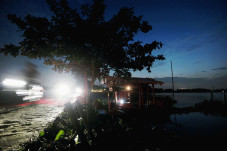 5.000 Lampu Tenaga Surya...