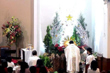 Khidmat Misa Natal di...
