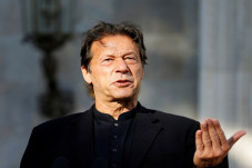 PM Khan Puji Putin yang...