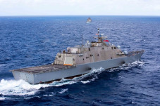 Kapal Perang AS Lumpuh...