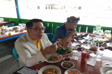 Santap Ayam Tangkap...