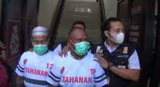 2 Tersangka Pengiriman...