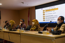 Vaksin Ditetapkan Jadi...