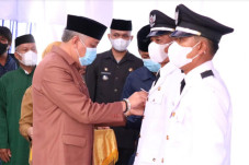 Lantik Kepala Desa,...