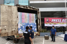 Jual Kasur Tiruan, Pasutri...