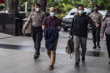 KPK Tetapkan Pejabat...