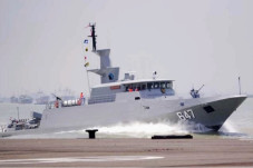 KRI Parang TNI AL Tarik...