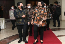 Guyur Erick Thohir Rp33,2...