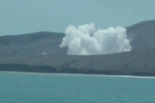 Gunung Anak Krakatau...
