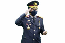Kapolda Jatim Raih Tanda...