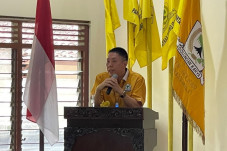 Pandemi, Fraksi Golkar...
