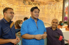 Lengkapnya Crown Textile...