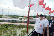 Bupati Tangerang Perlihatkan...