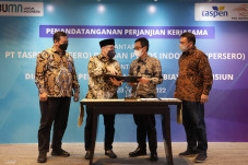 Digitalisasi Pelayanan...