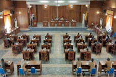 Pembahasan 9 Raperda...