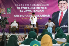 Halaqoh Kebangsaan Bu...