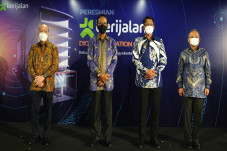 Resmikan DOC ACC, Sri...