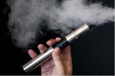 Kebijakan Rokok Elektrik...