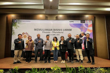 Kagama Bantu UMKM Masuk...