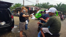 Warga Sambut Antusias...