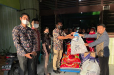 Bank Sampoerna Berbagi...