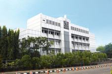 Teknologi Terus Berkembang,...